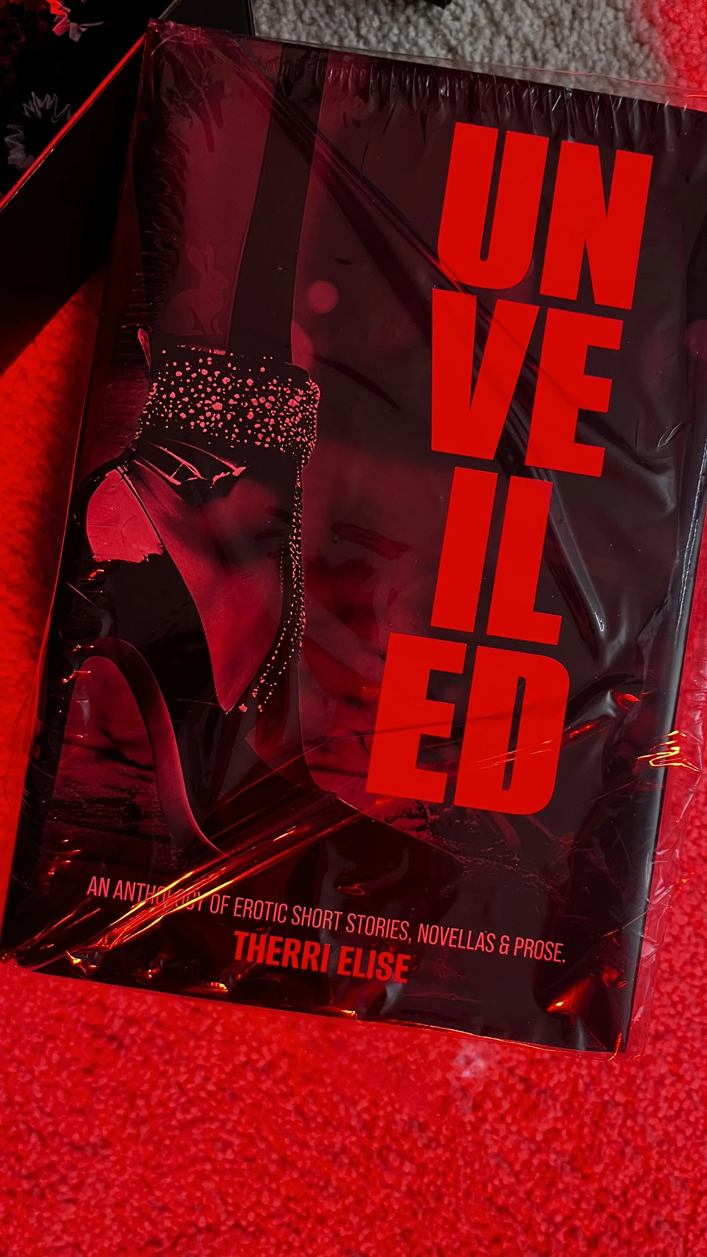 Therri Elise - erotica author portrait in elegant styling